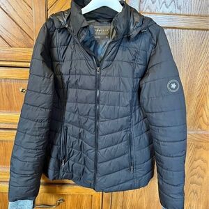 Stylish Black Puffer Jacket by [Brand]